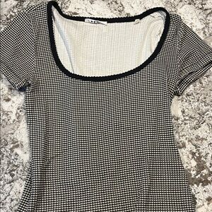 Doen Black and White Checkered Short Sleeve Top